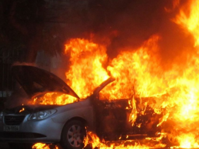 Những nguyên nhân dẫn đến cháy nổ xe và cách xử lý cho các bác tài